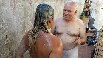 Caiu na net sexo amador porno banho