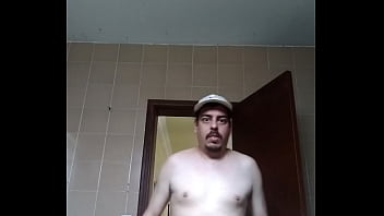 Homem nu pelado mansão do bonde