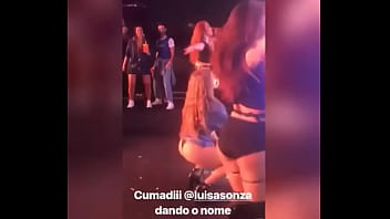 Luisa sonza pagando peitinho sexolésbica