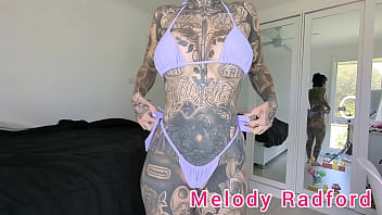 Posiçao sentada virgem melody radford