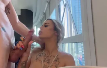 Beatriz Dias, uma gata de Fortaleza, se divertindo e dando aquele grau com um cigarro na hora do sexo