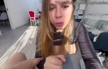 Bruna Oliveira, essa paulista cheia de atitude, curte um momento quente com a calcinha de lado