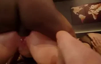 Troca de casais com as esposas e a amiga que tá solteira e se divertiu em dobro!