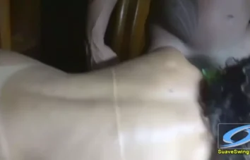 Casada com o bundão grande sendo compartilhada pelos camaradas mais chegados do marido