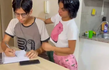 Juliana filmou vídeo picante com seu primo