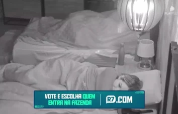 Suzi Sassaki não parou, foi para o edredom com André Santos e teve relações sexuais na Fazenda 14