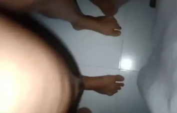 Cleide Neves, também conhecida como Mulher Mamão, aparece em um vídeo caseiro fazendo um sexo gostoso e caprichando no boquete no pau do amigo
